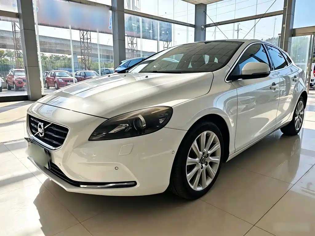 Volvo V40 — миниатюра 2