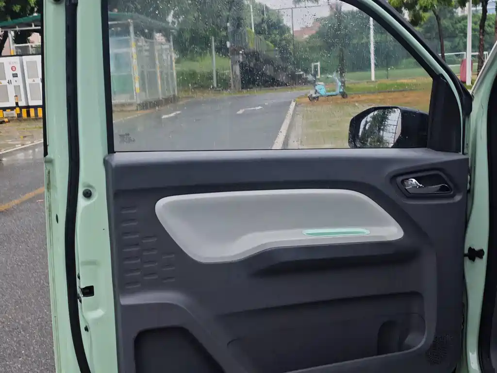 Wuling MINIEV — миниатюра 11