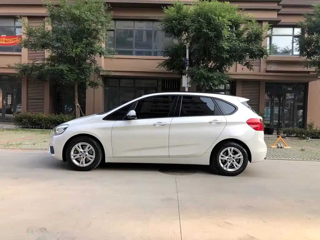 BMW 2 SERIES STATION WAGON