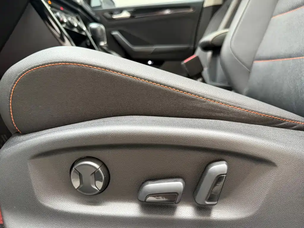 Volkswagen T-Roc — миниатюра 20