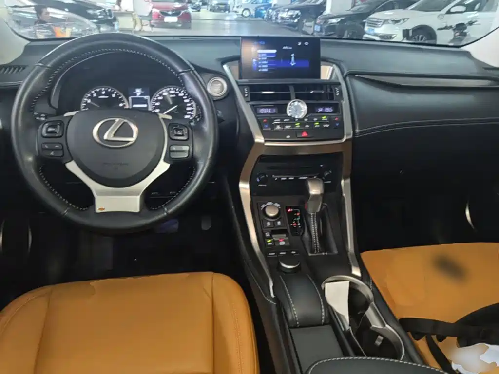 Lexus NX — миниатюра 10