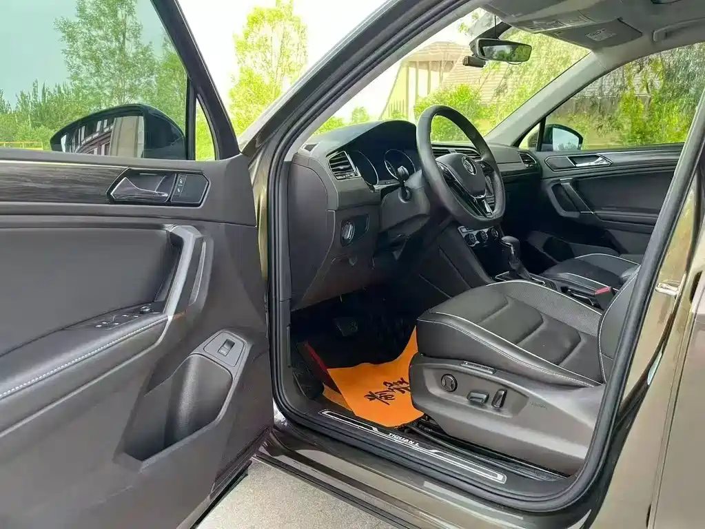 Volkswagen Tiguan L — миниатюра 7