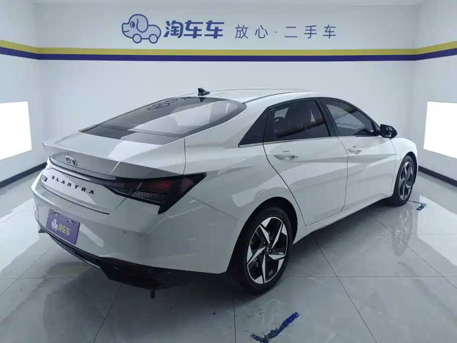 Hyundai Elantra — миниатюра 3