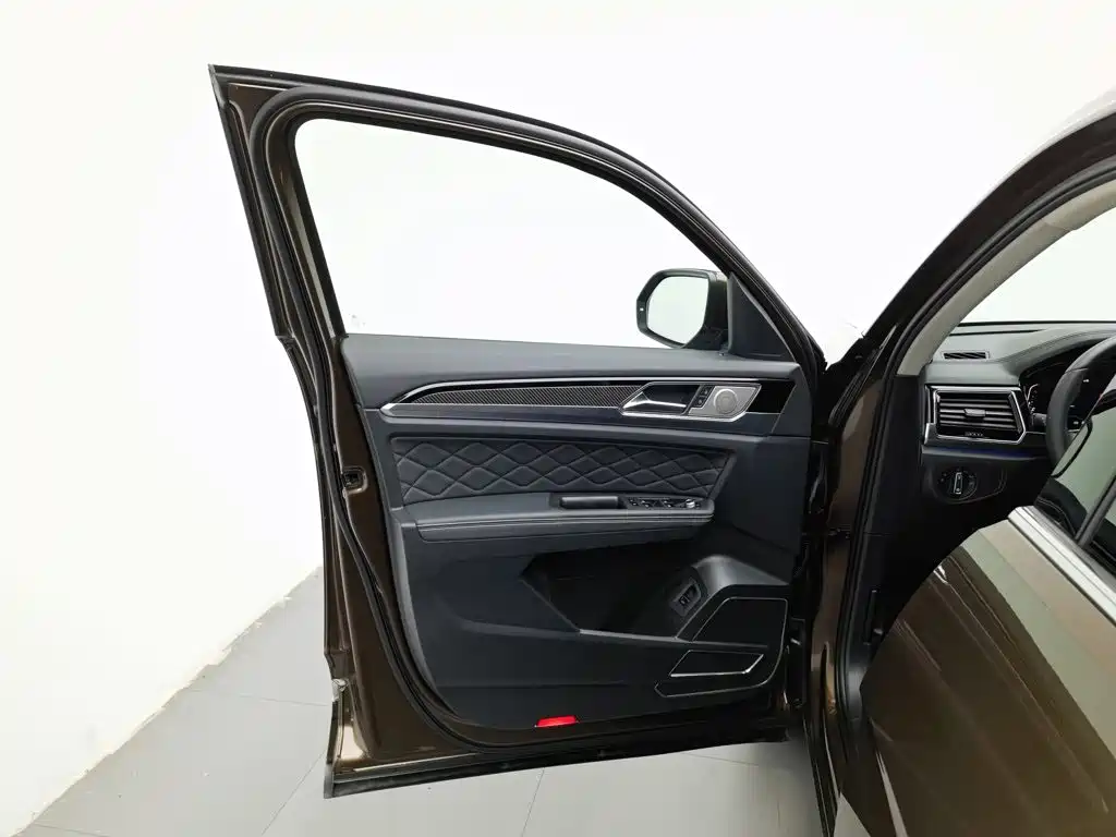 Volkswagen Teramont — миниатюра 8
