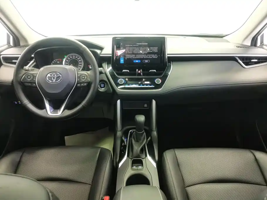 Toyota Corolla Cross — миниатюра 12