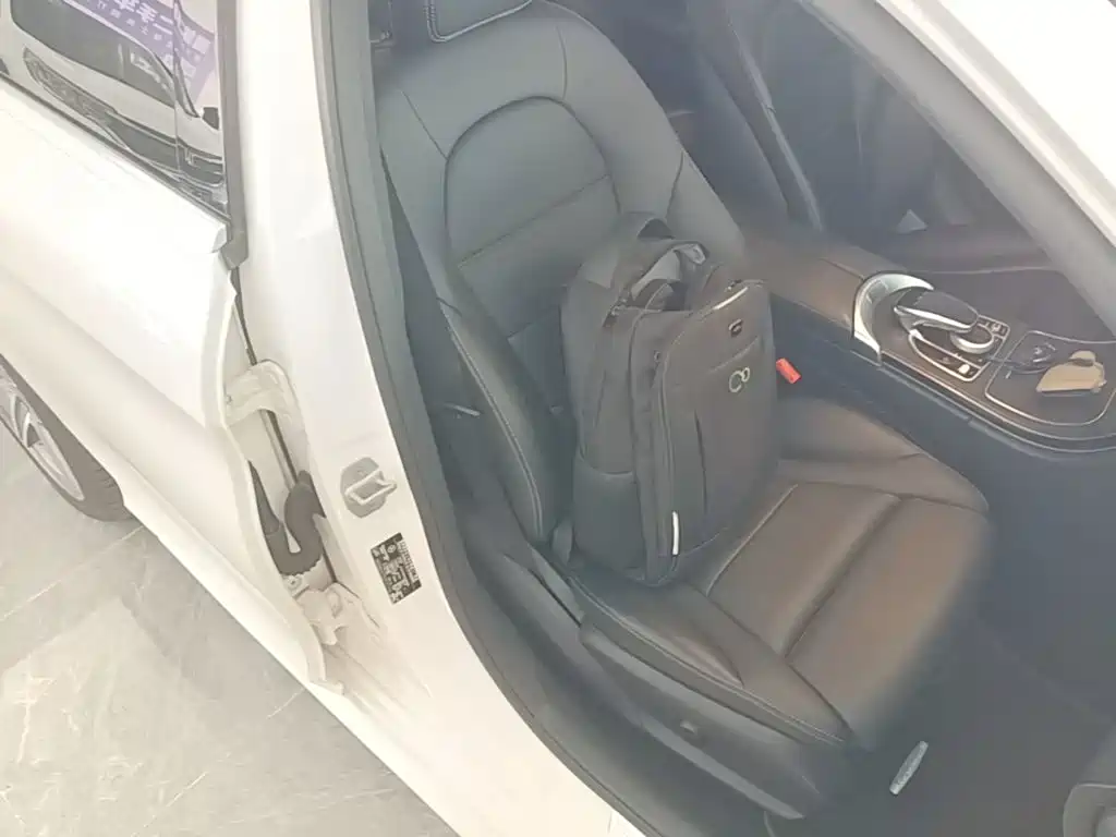 Mercedes-Benz C-Class (Import) — миниатюра 25