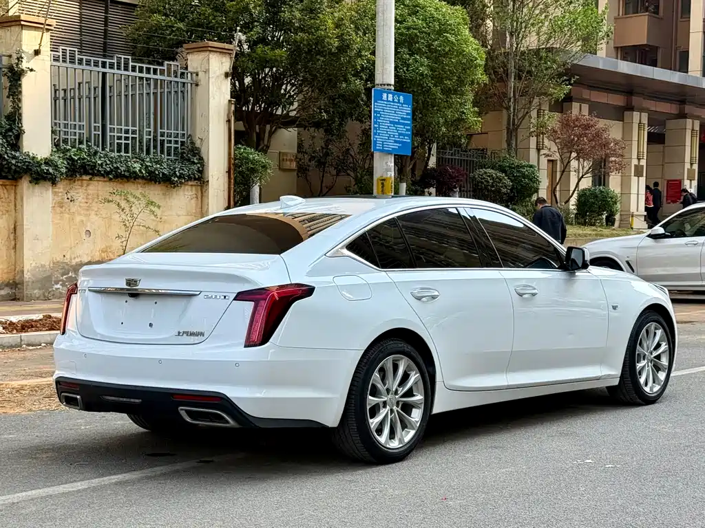 CADILLAC CT5