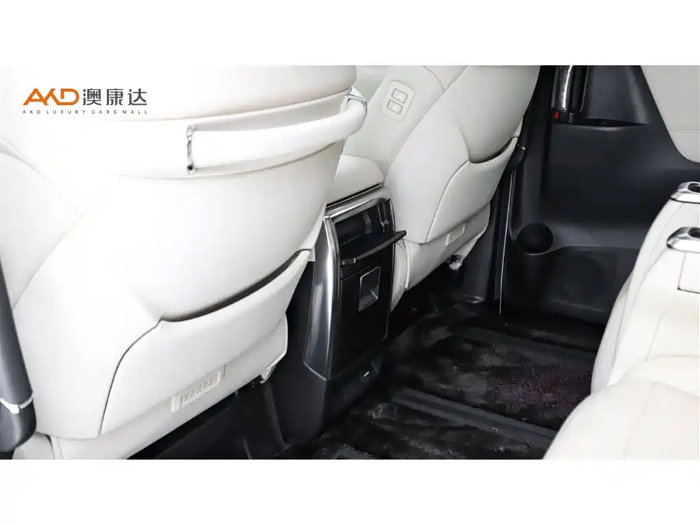 Toyota Alphard — миниатюра 9