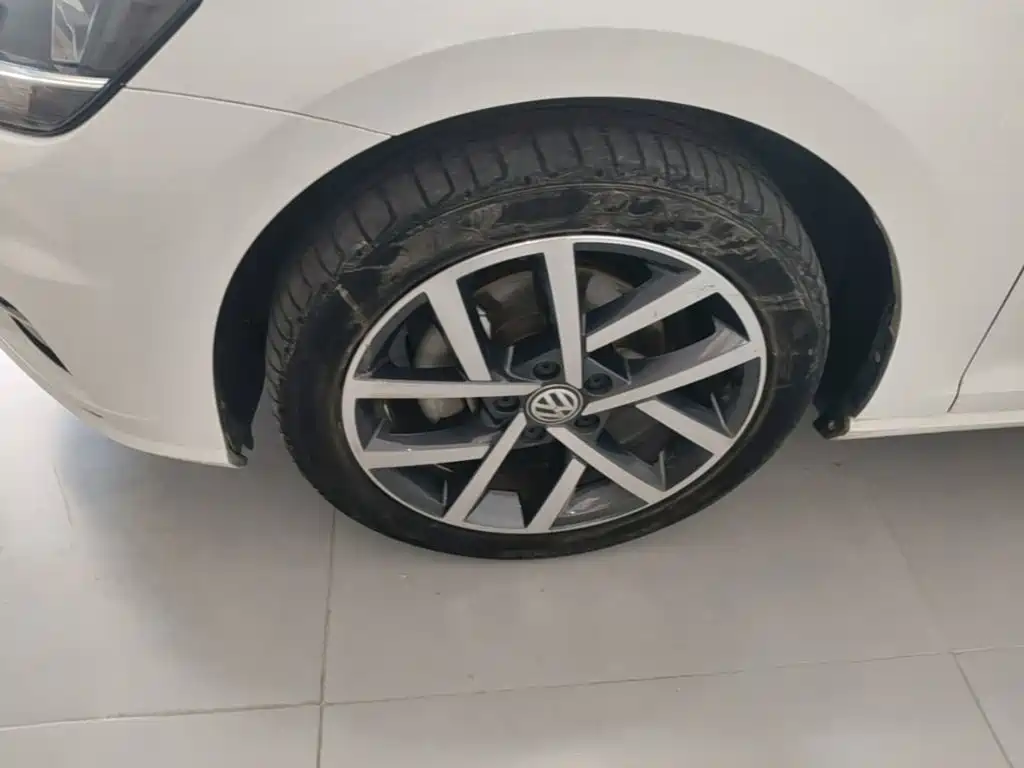 Volkswagen Golf — миниатюра 23