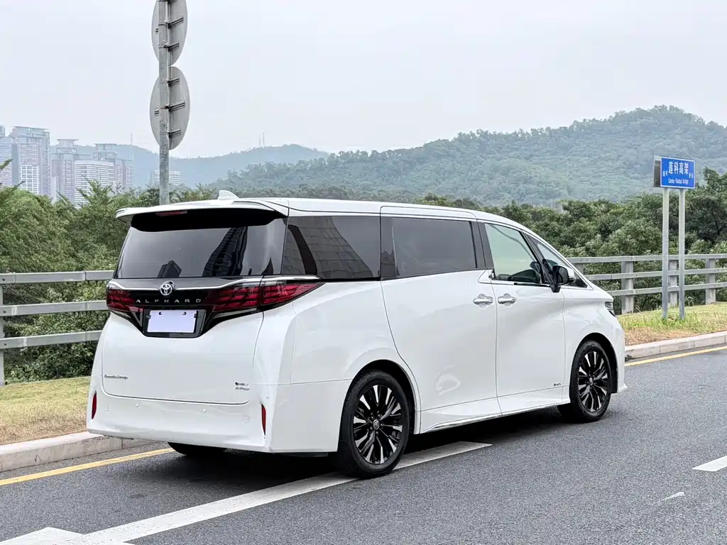 TOYOTA ELFA