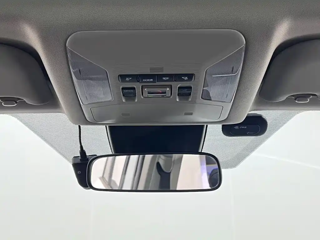 Toyota RAV4 Prime — миниатюра 28