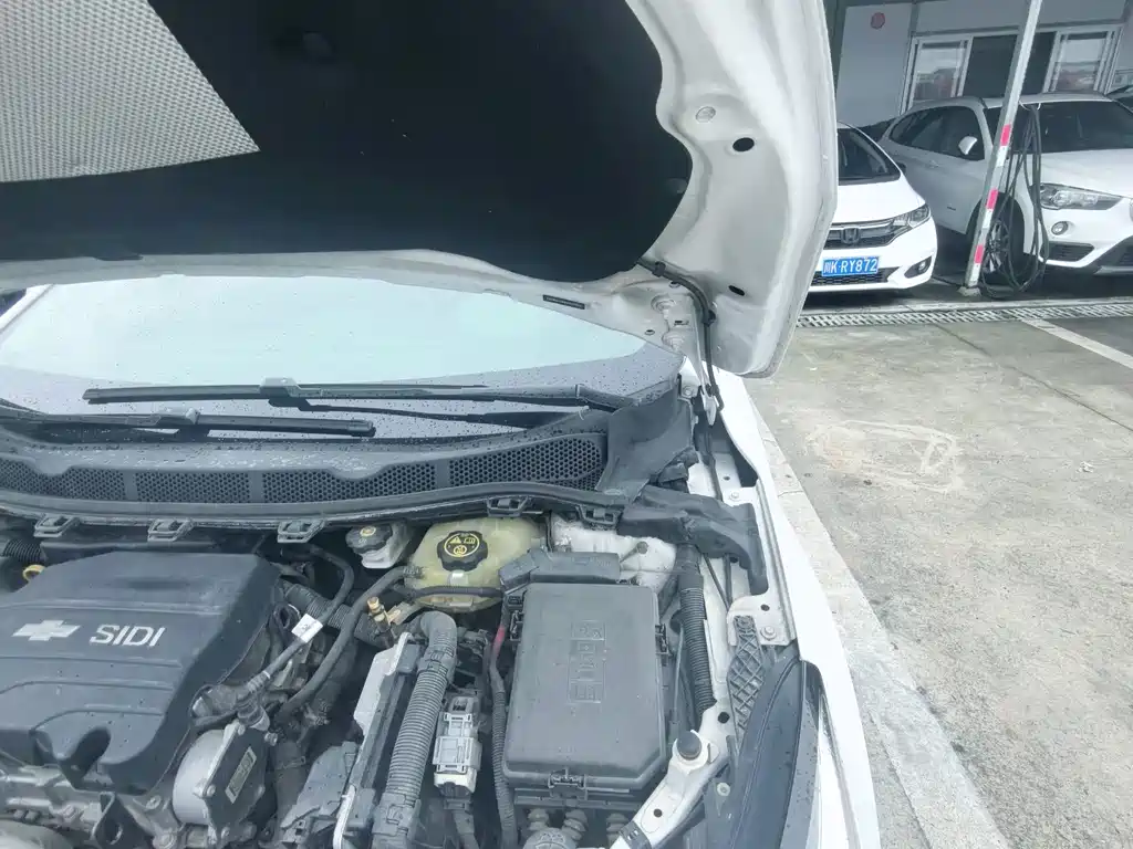 Chevrolet Cruze — миниатюра 18