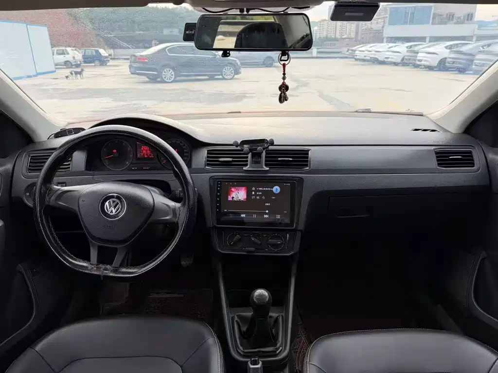 Volkswagen Santana — миниатюра 6