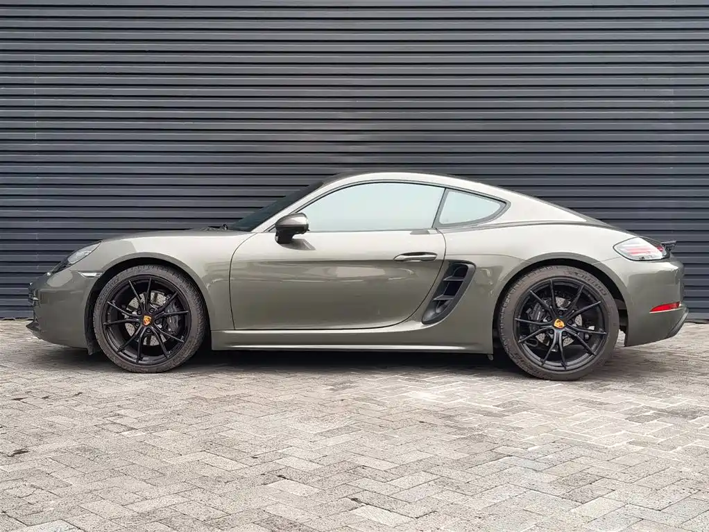 Porsche 718 2022 Cayman 2.0T