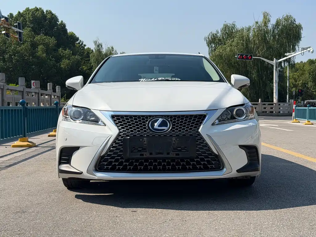 Lexus CT — миниатюра 2