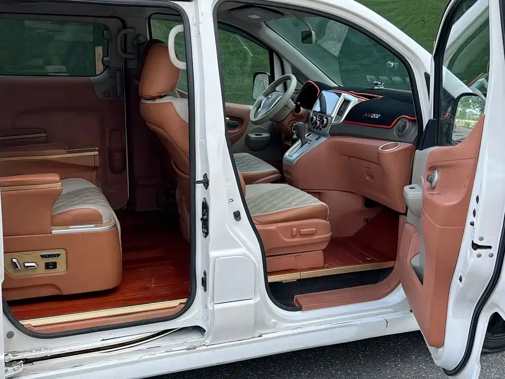 Nissan NV200 — миниатюра 9