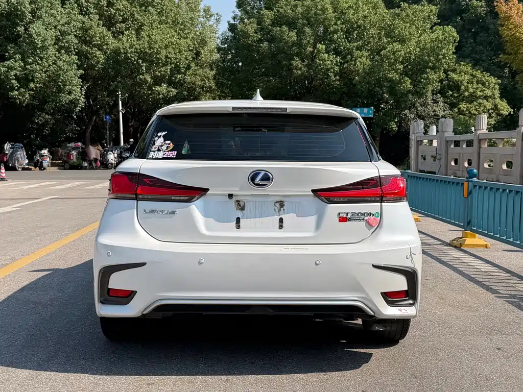 Lexus CT — миниатюра 17