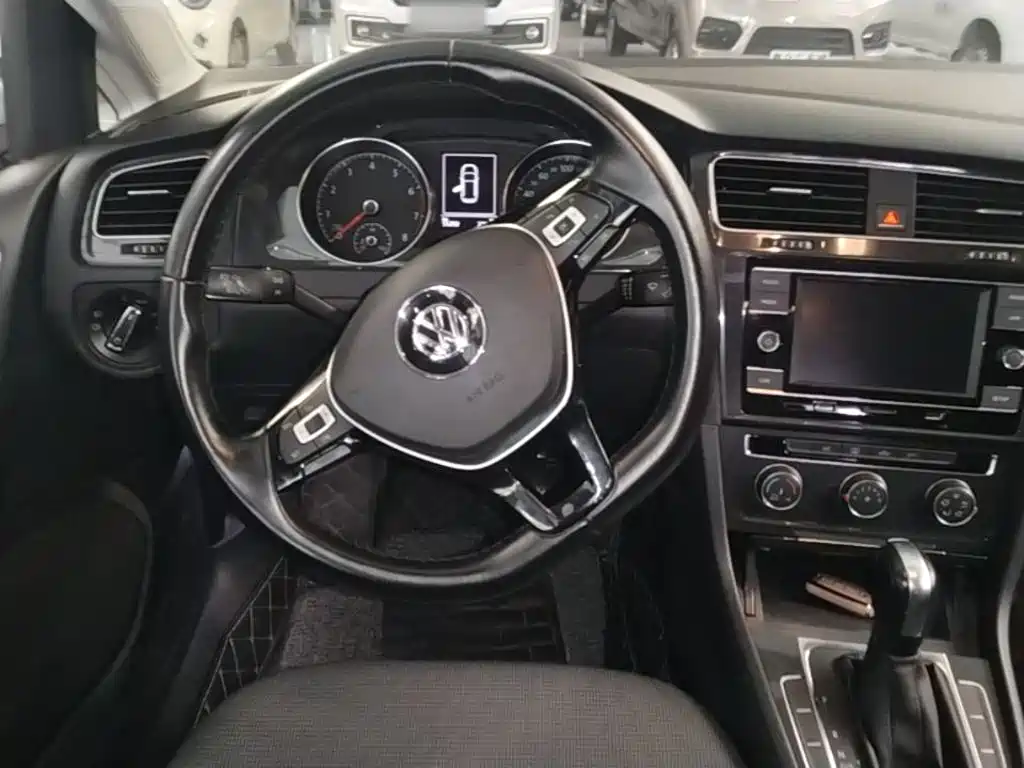 Volkswagen Golf — миниатюра 11
