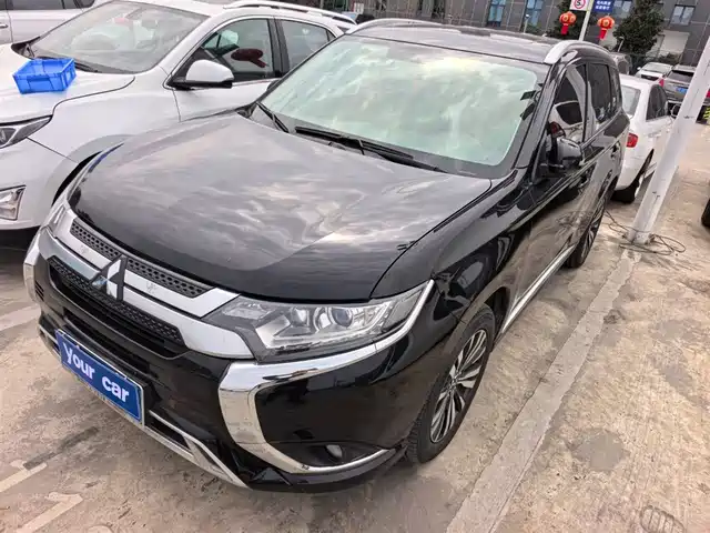 MITSUBISHI OUTLANDER