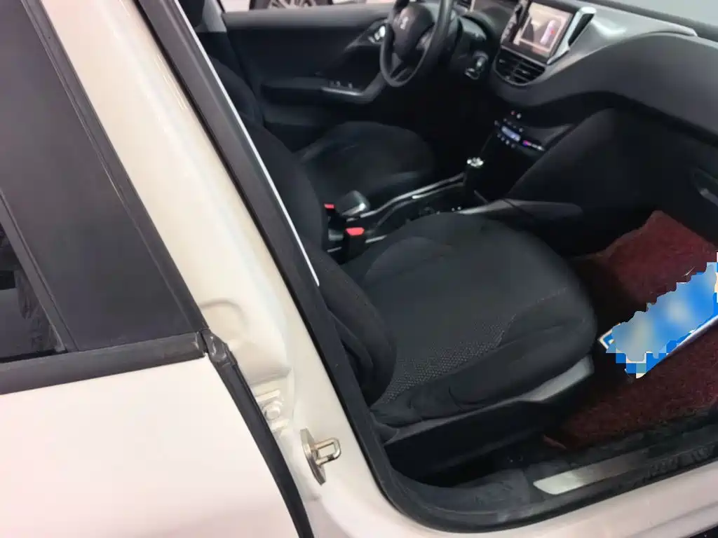 Peugeot 2008 — миниатюра 25
