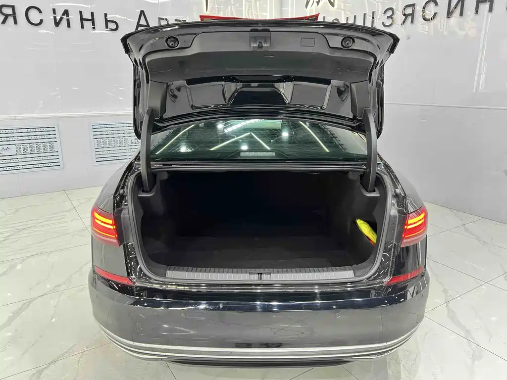 Volkswagen Passat 2023 280TSI