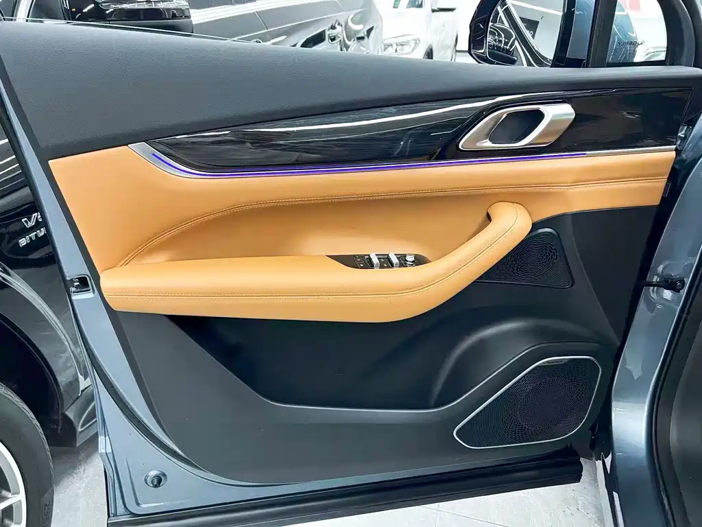 Geely Boyue L — миниатюра 10