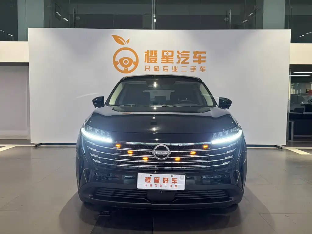 NISSAN EXPLORING THE LAND