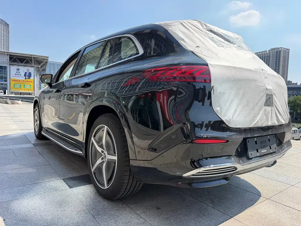 Mercedes-Benz EQS SUV — миниатюра 9
