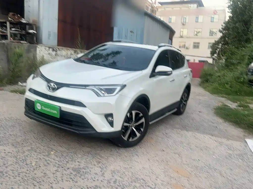Toyota RAV4 — миниатюра 4