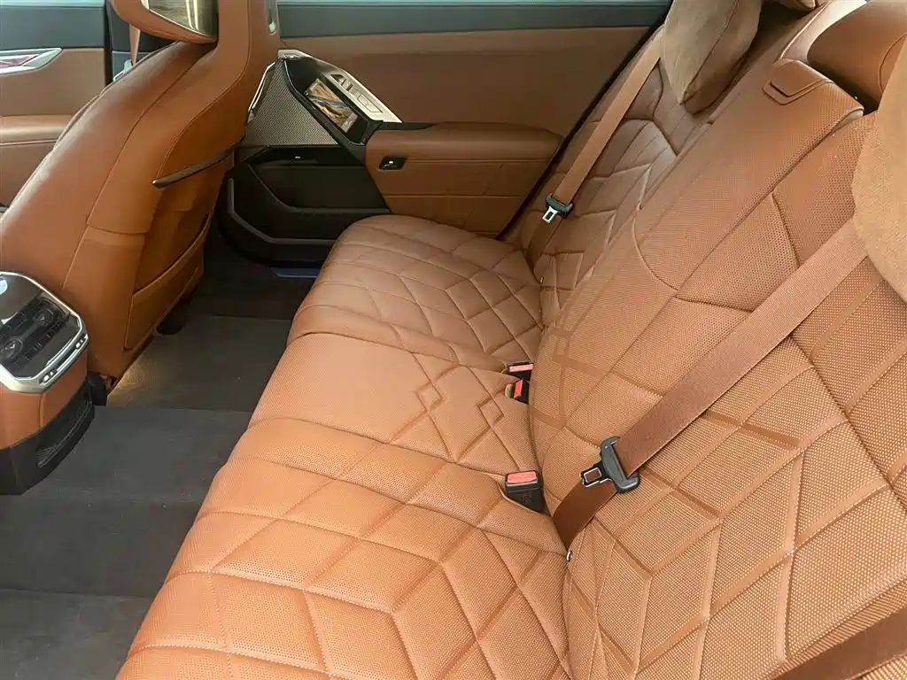 BMW i7 2023 eDrive50L Premium Luxury