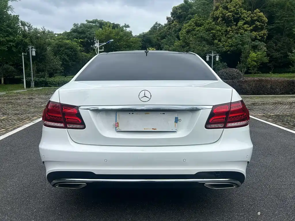 Mercedes-Benz E-Class — миниатюра 8