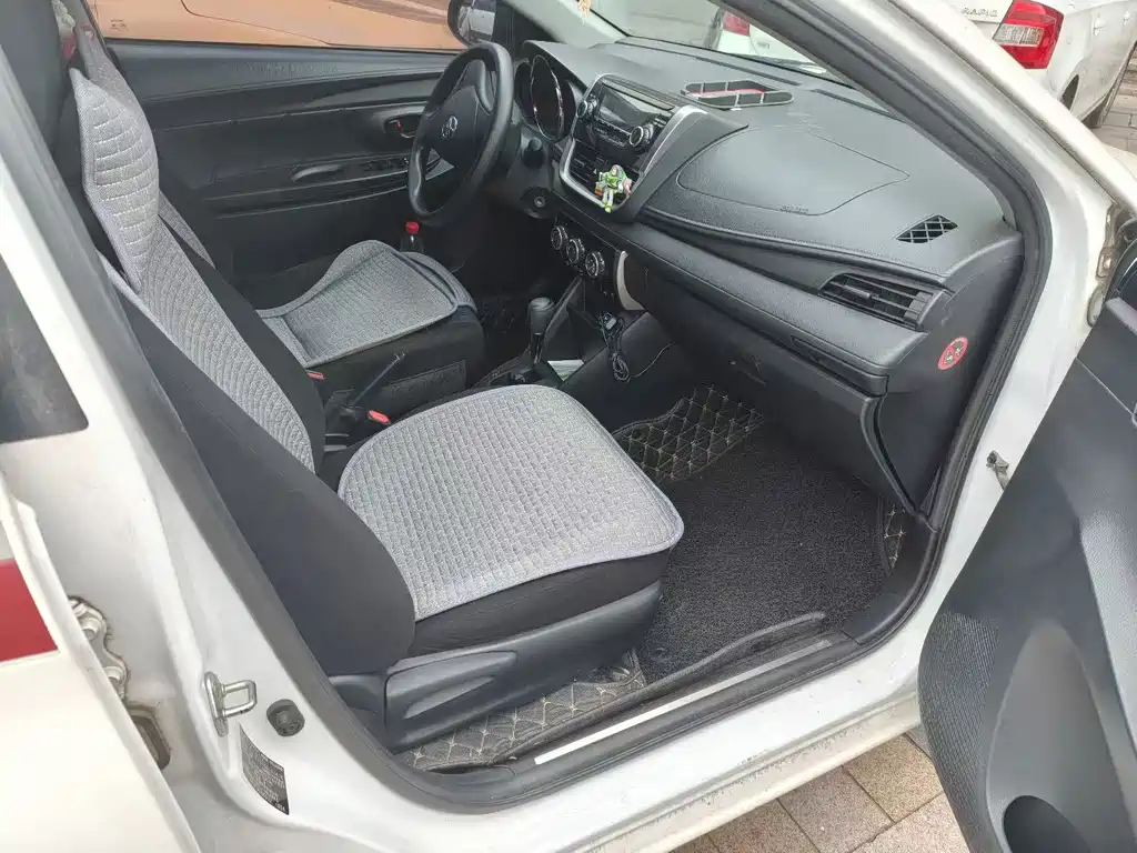 TOYOTA YARIS L ZHIXUAN