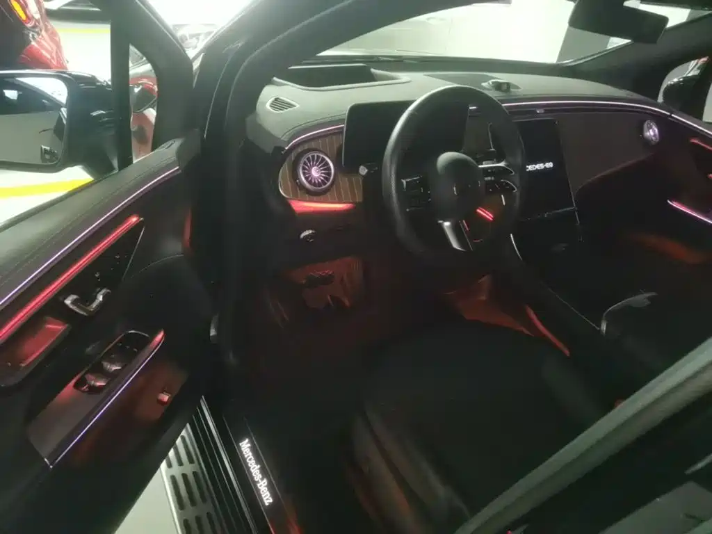 Mercedes-Benz EQE SUV — миниатюра 21