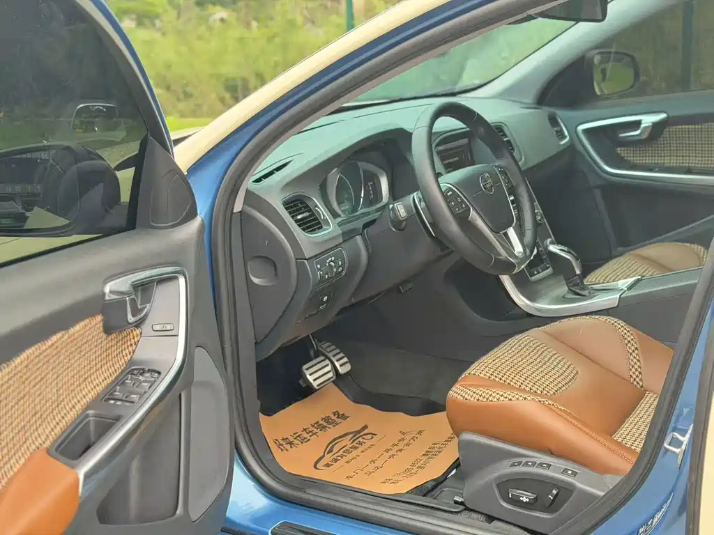 Volvo V60 — миниатюра 4