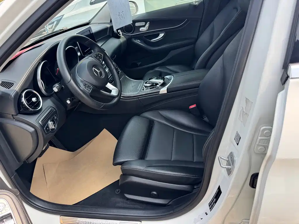 Mercedes-Benz C-Class — миниатюра 3