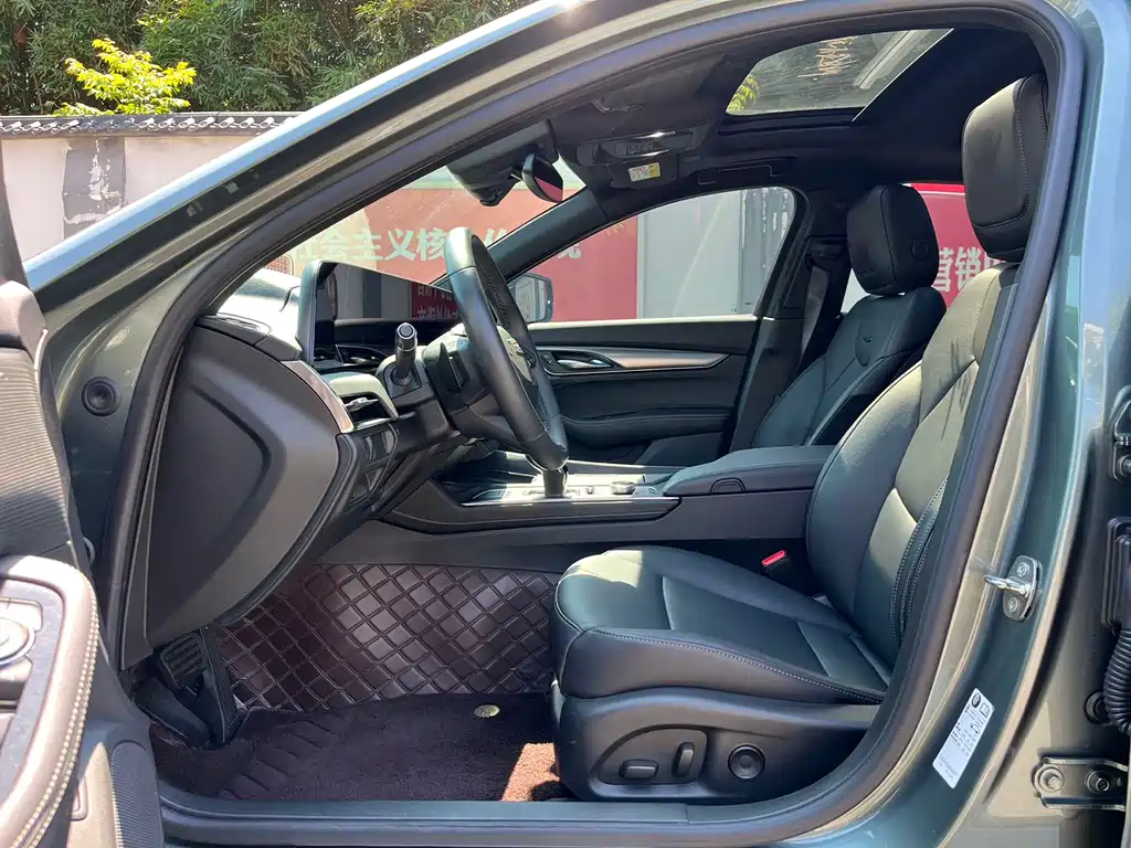 Cadillac CT5 — миниатюра 5