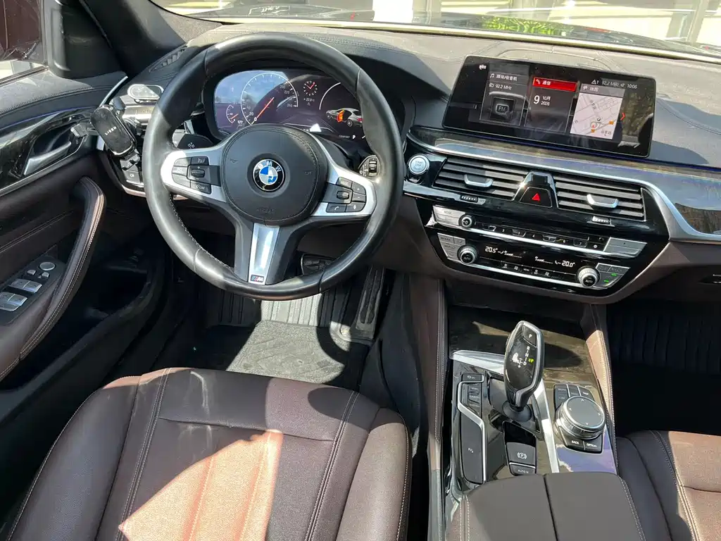 BMW 5 Series — миниатюра 12
