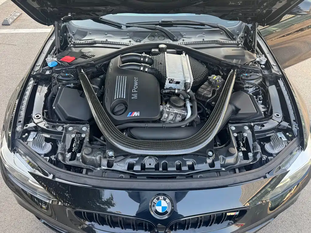 BMW M4 — миниатюра 5