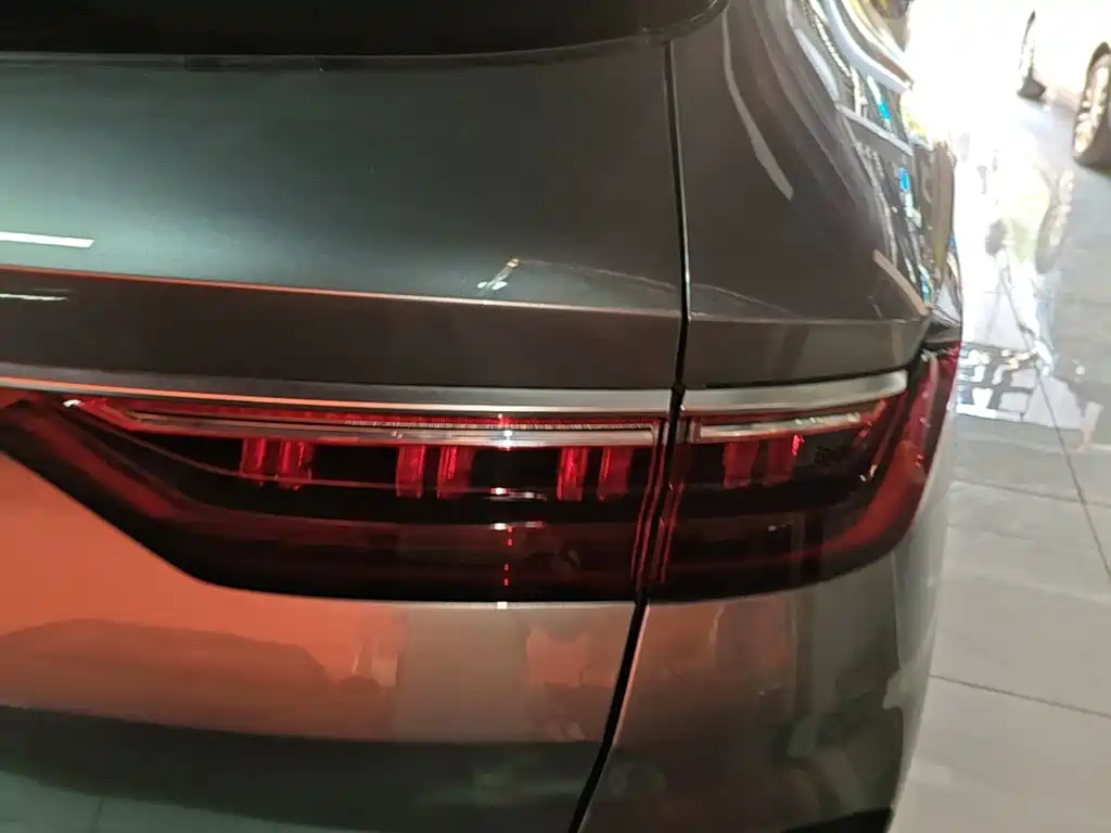 BYD PLUS New Energy — миниатюра 8