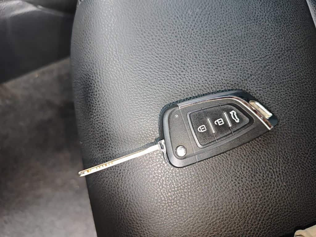 Toyota Vios FS 1.5 л 2021 г. Белый, пробег 33800 км