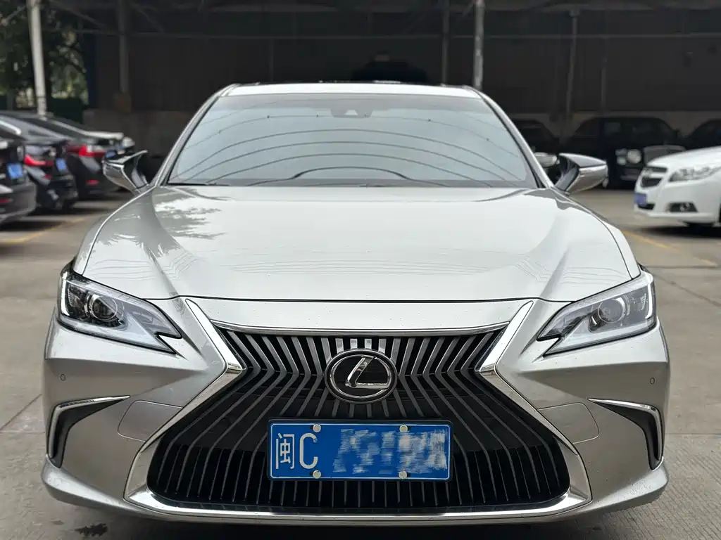 Lexus ES 2020 200
