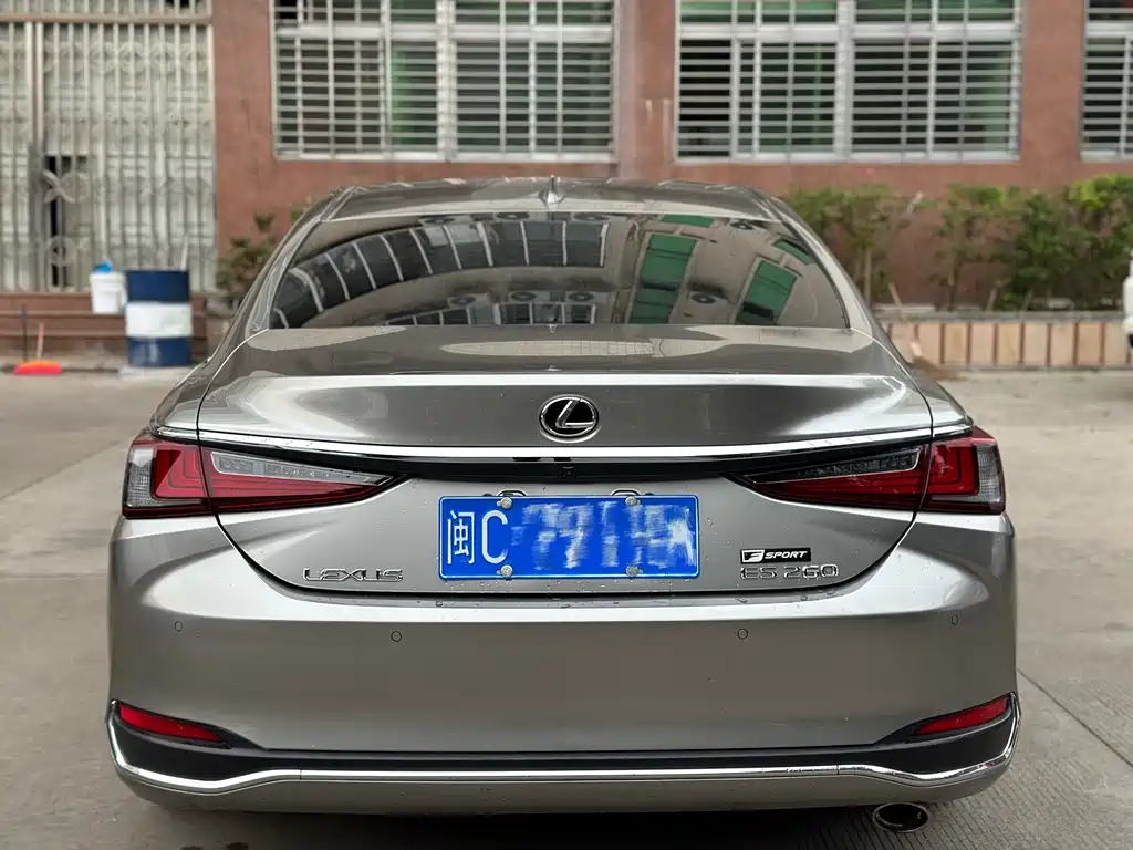 Lexus ES 2020 200