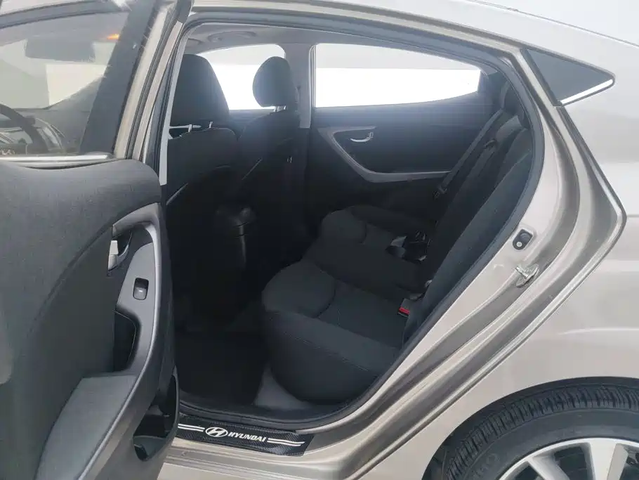 Hyundai Elantra Langdong — миниатюра 11