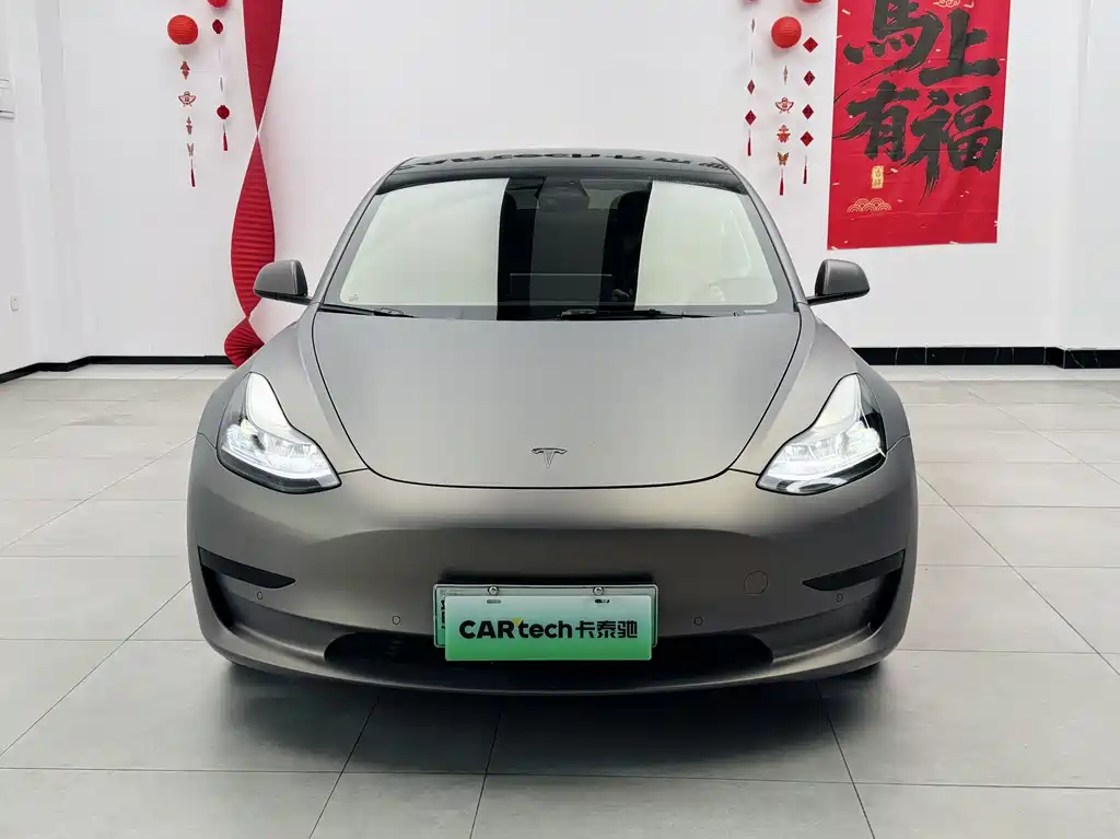 TESLA MODEL 3