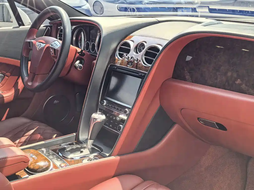 Bentley Continental — миниатюра 7