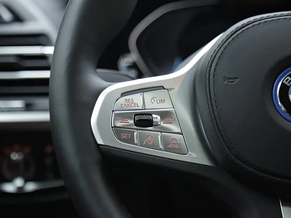BMW iX3 — миниатюра 15