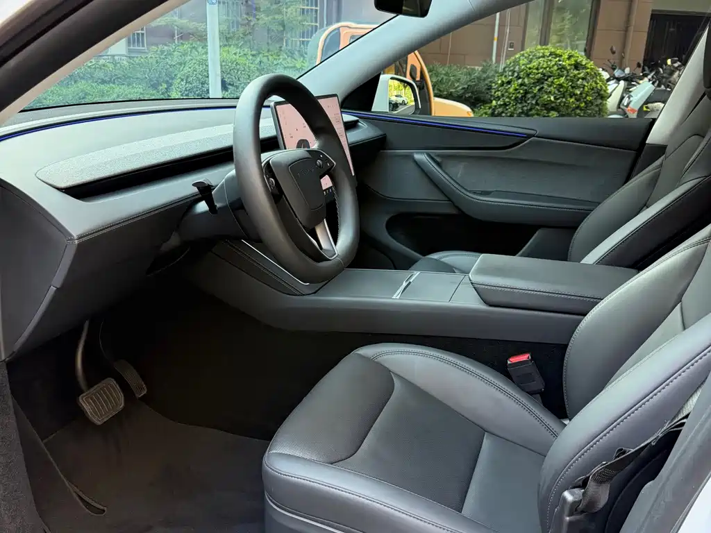 Tesla Model Y — фотографии объявления, Фото 4