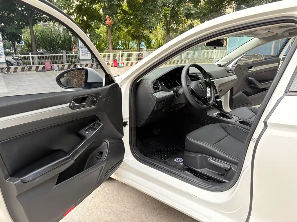 Volkswagen Lamando — миниатюра 12