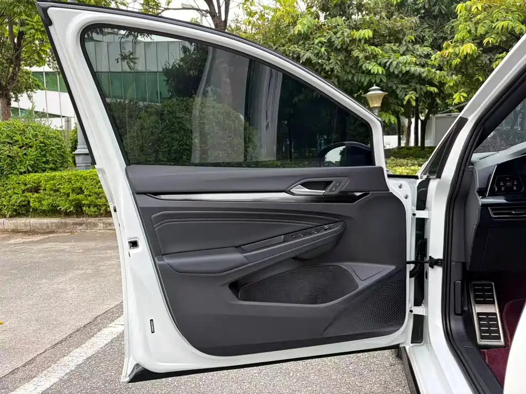 Volkswagen Golf — миниатюра 12