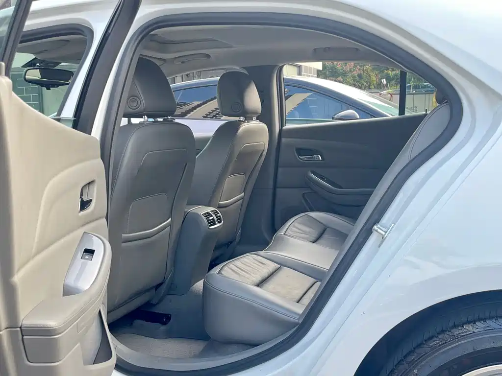 Chevrolet Malibu — миниатюра 14